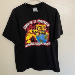Guns N’ Roses tour shirt